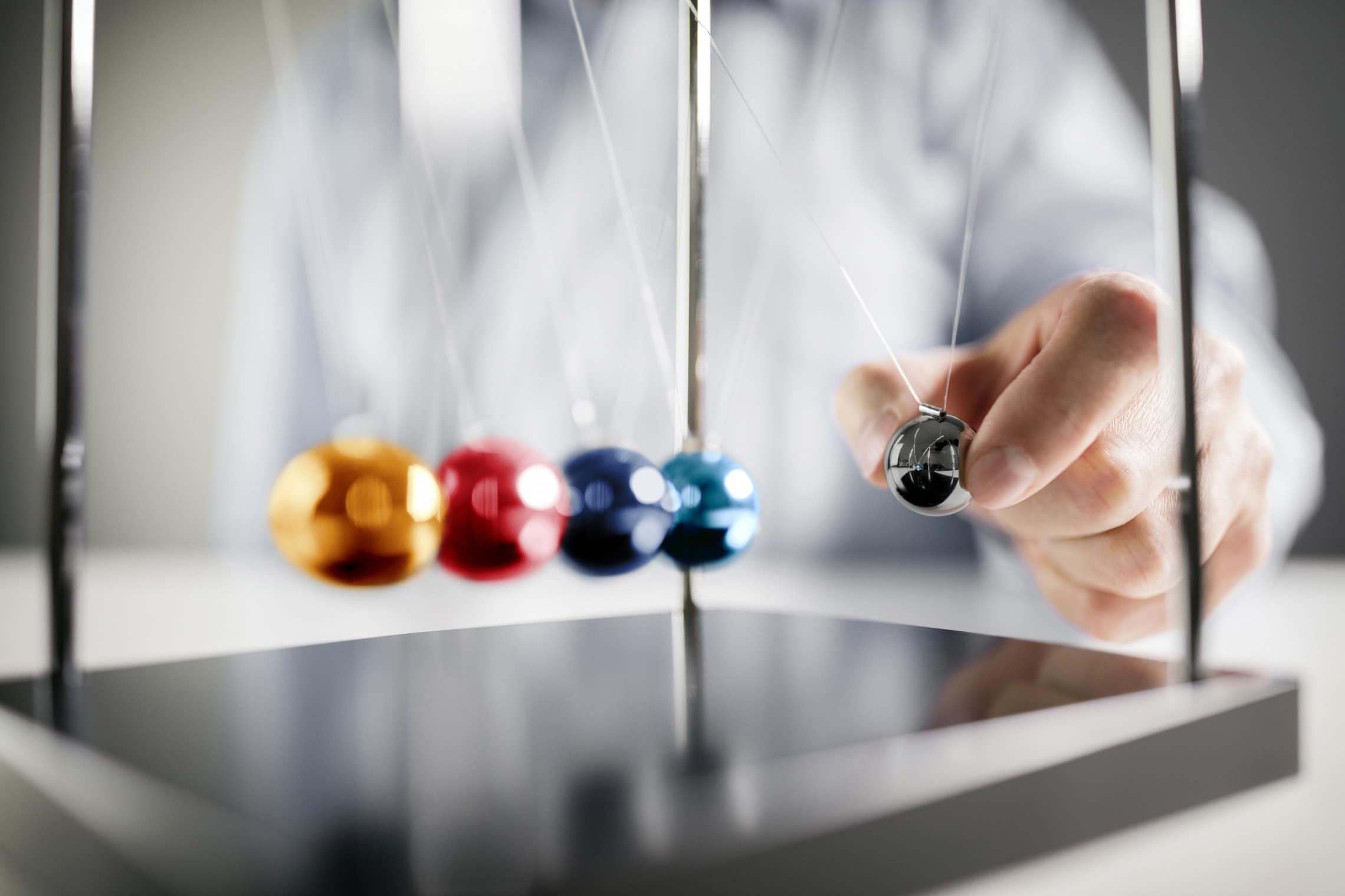 Newton's Cradle in group Company colors